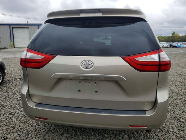 2015 TOYOTA SIENNA