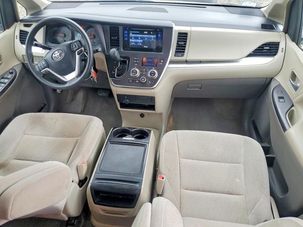 2015 TOYOTA SIENNA