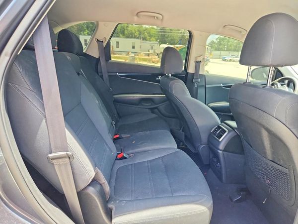 2020 KIA SORENTO L, LX, S