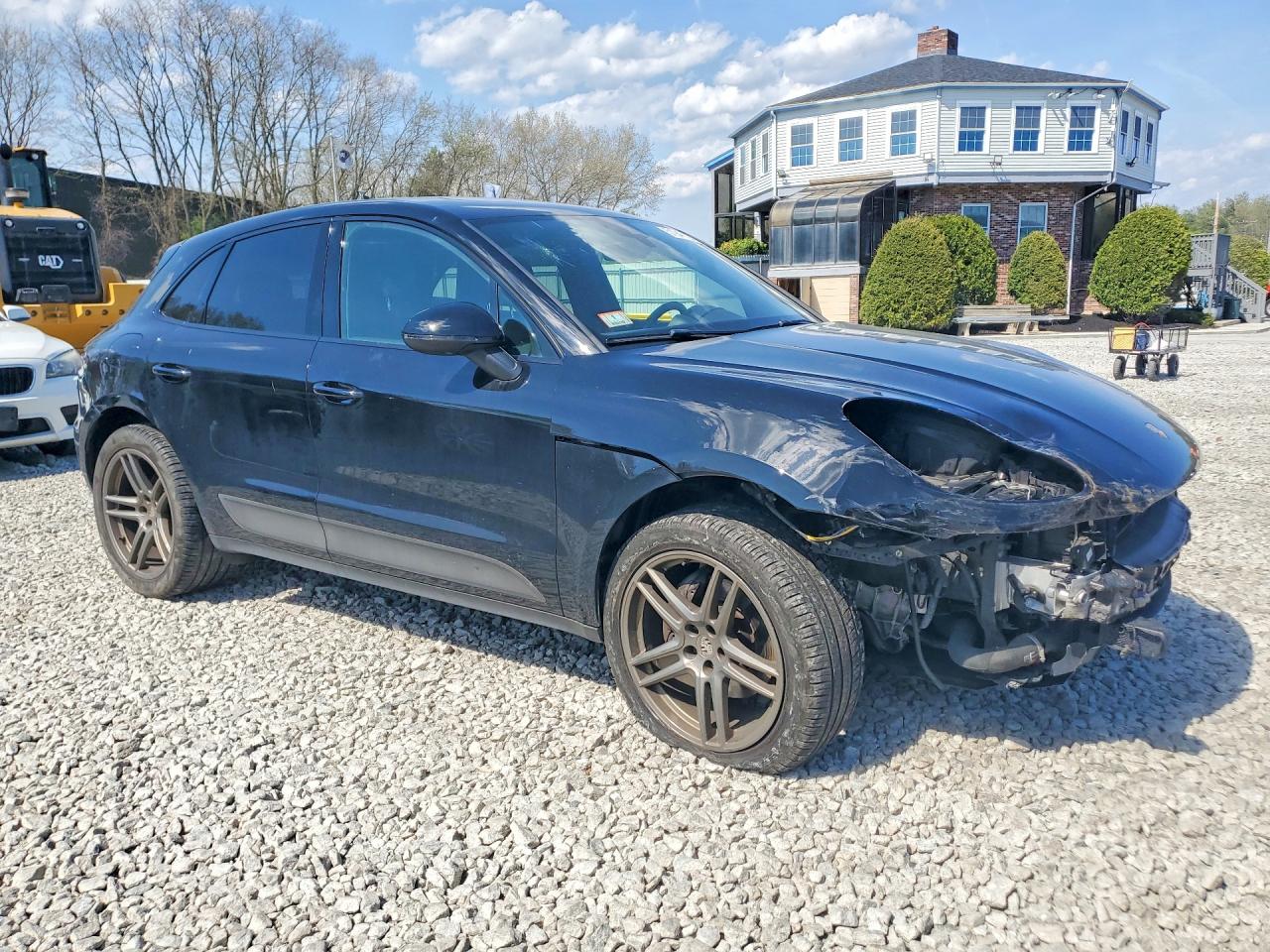 2020 PORSCHE MACAN