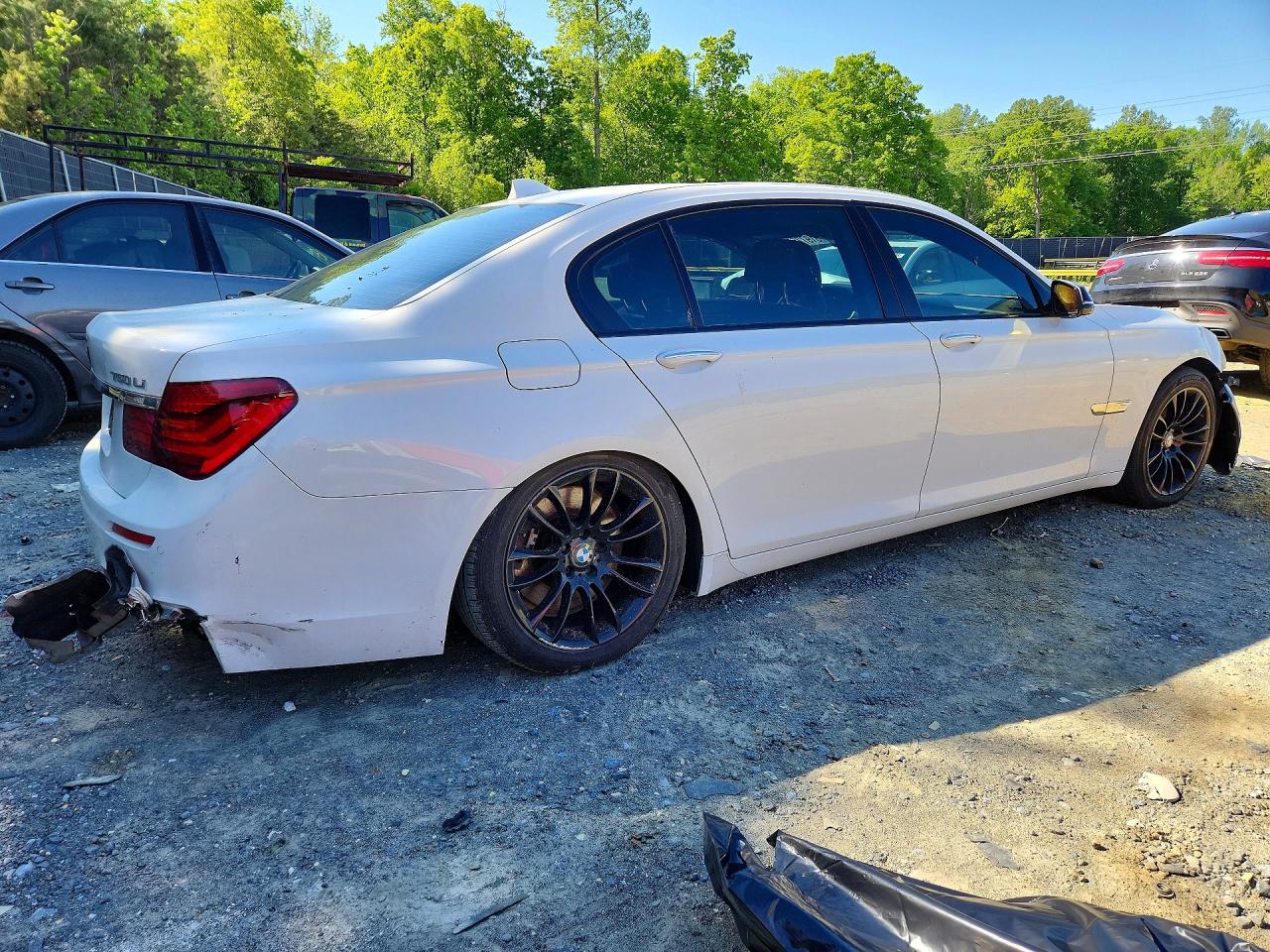 2015 BMW 750
