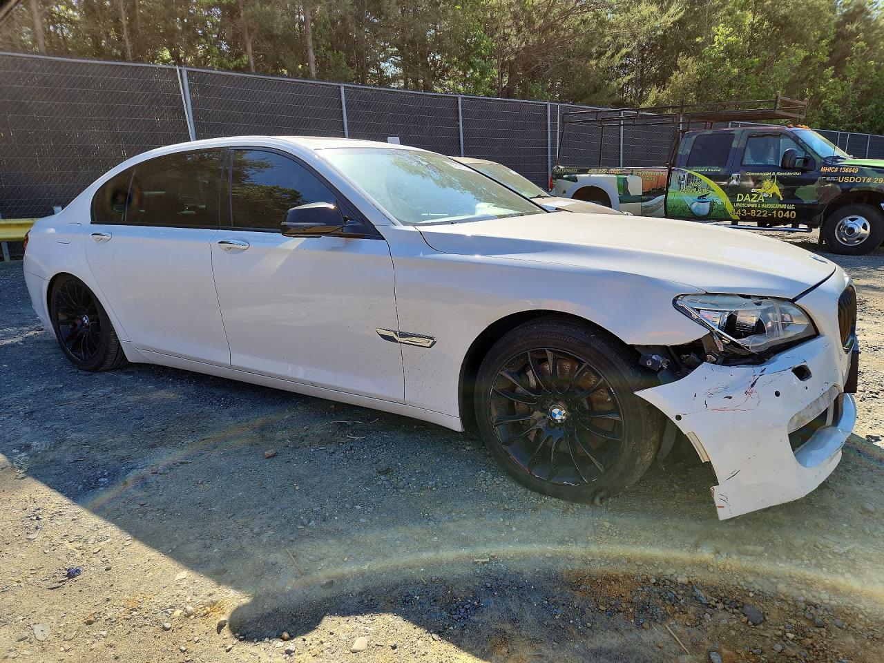 2015 BMW 750