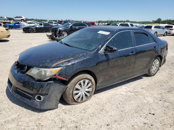 2014 TOYOTA CAMRY