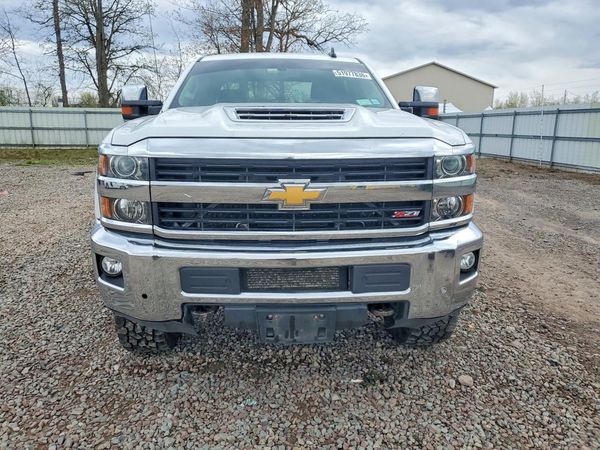 2017 CHEVROLET SILVERADO LTZ