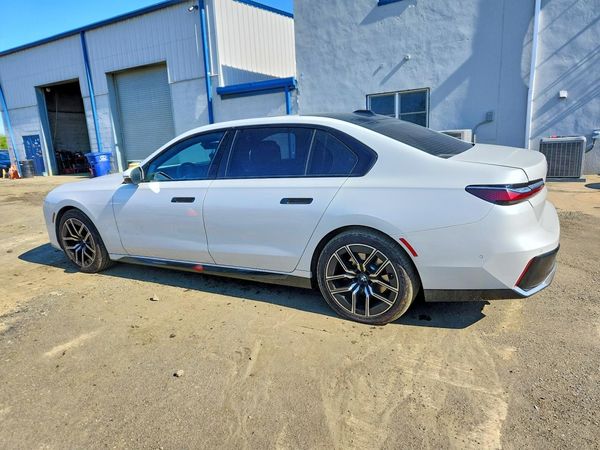 2023 BMW 740