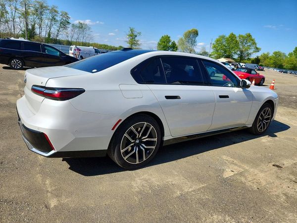 2023 BMW 740
