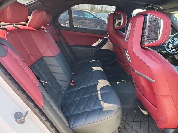 2023 BMW 740
