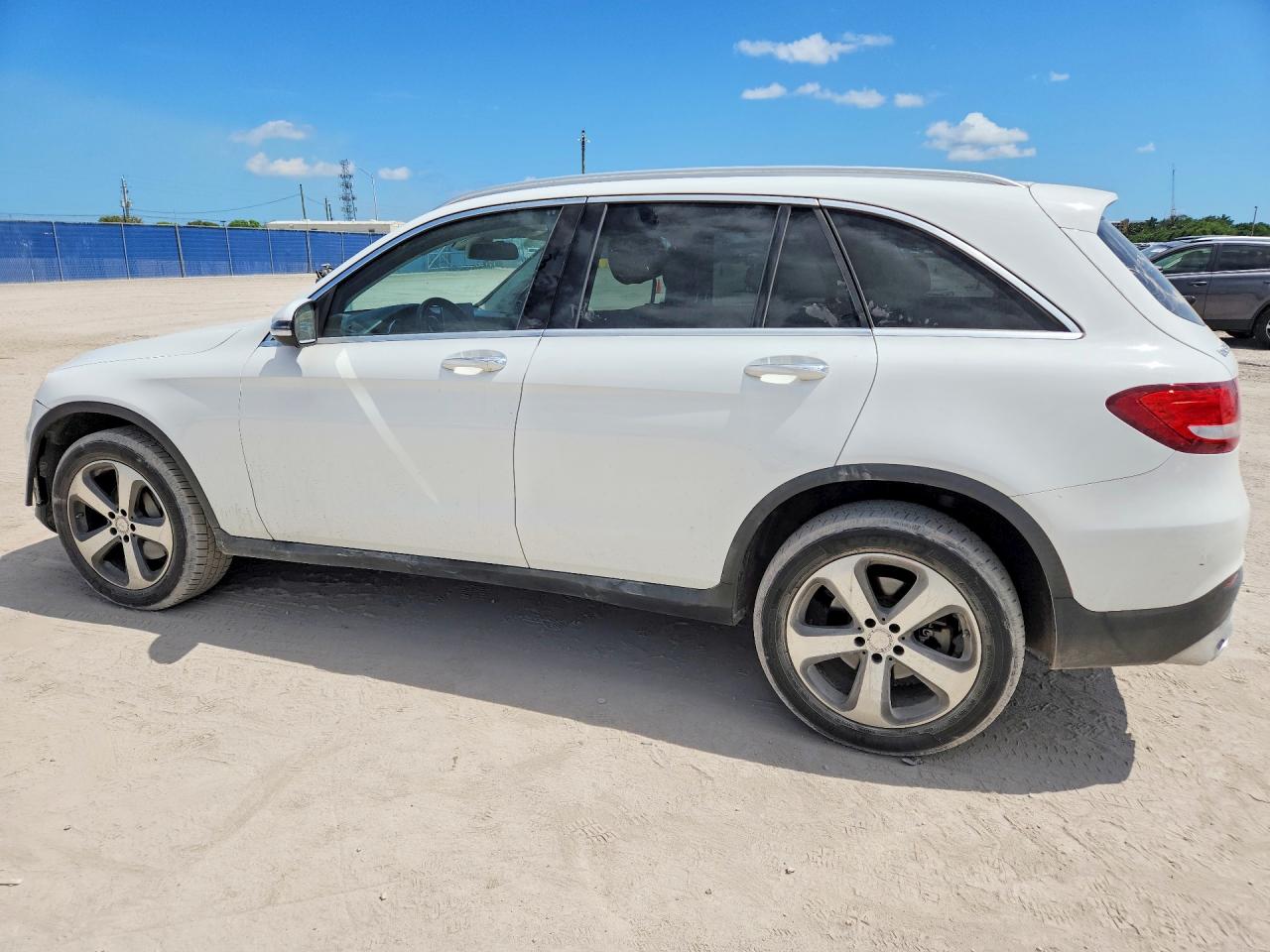 2016 MERCEDES-BENZ GLC