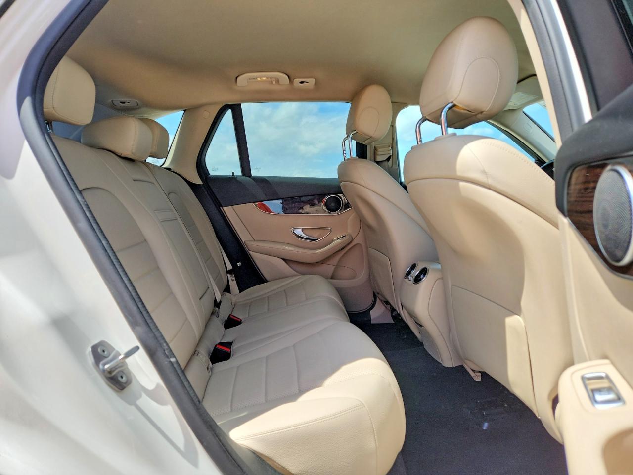 2016 MERCEDES-BENZ GLC