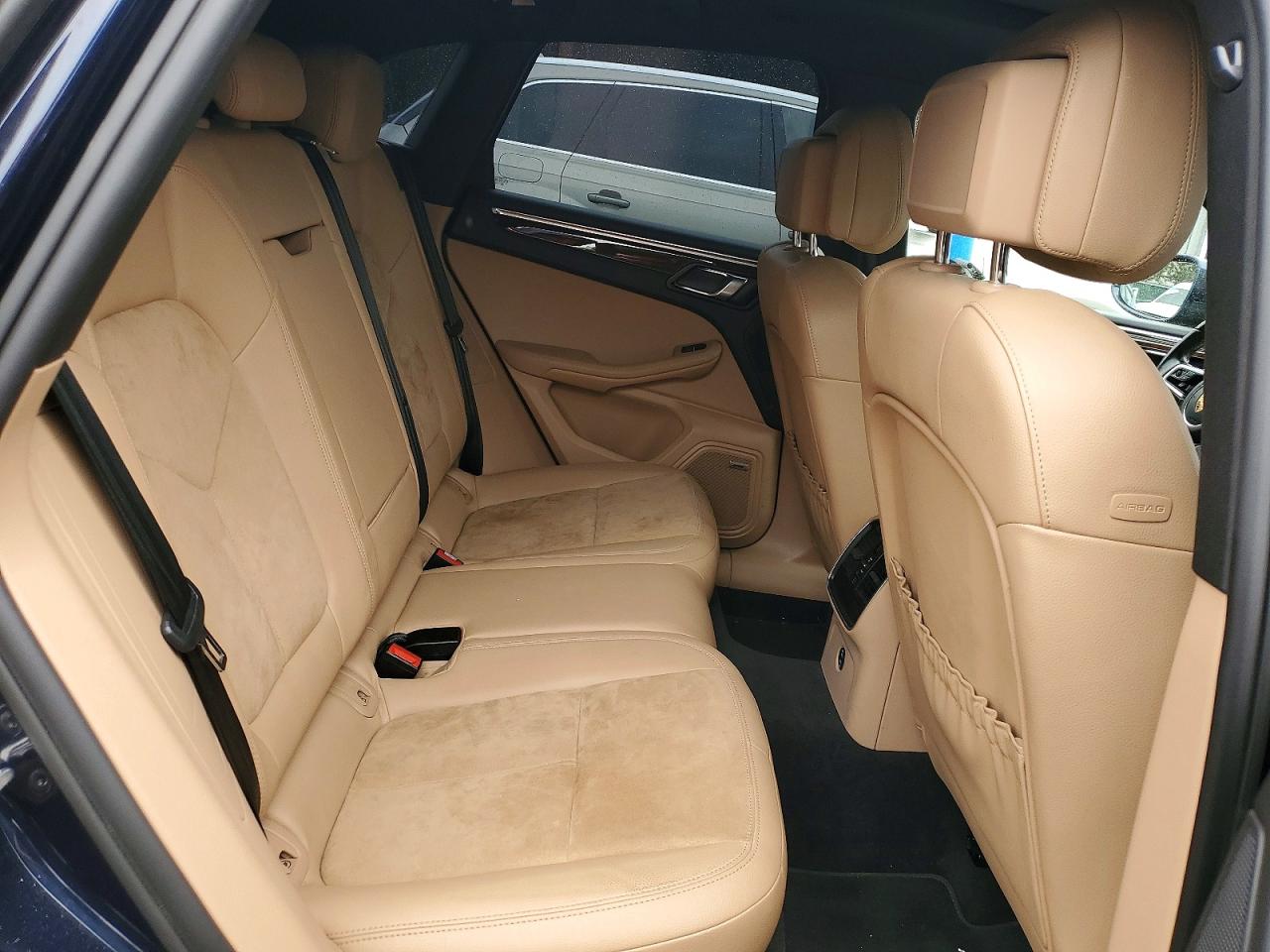 2021 PORSCHE MACAN Base