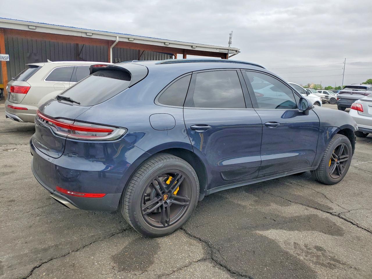 2021 PORSCHE MACAN Base