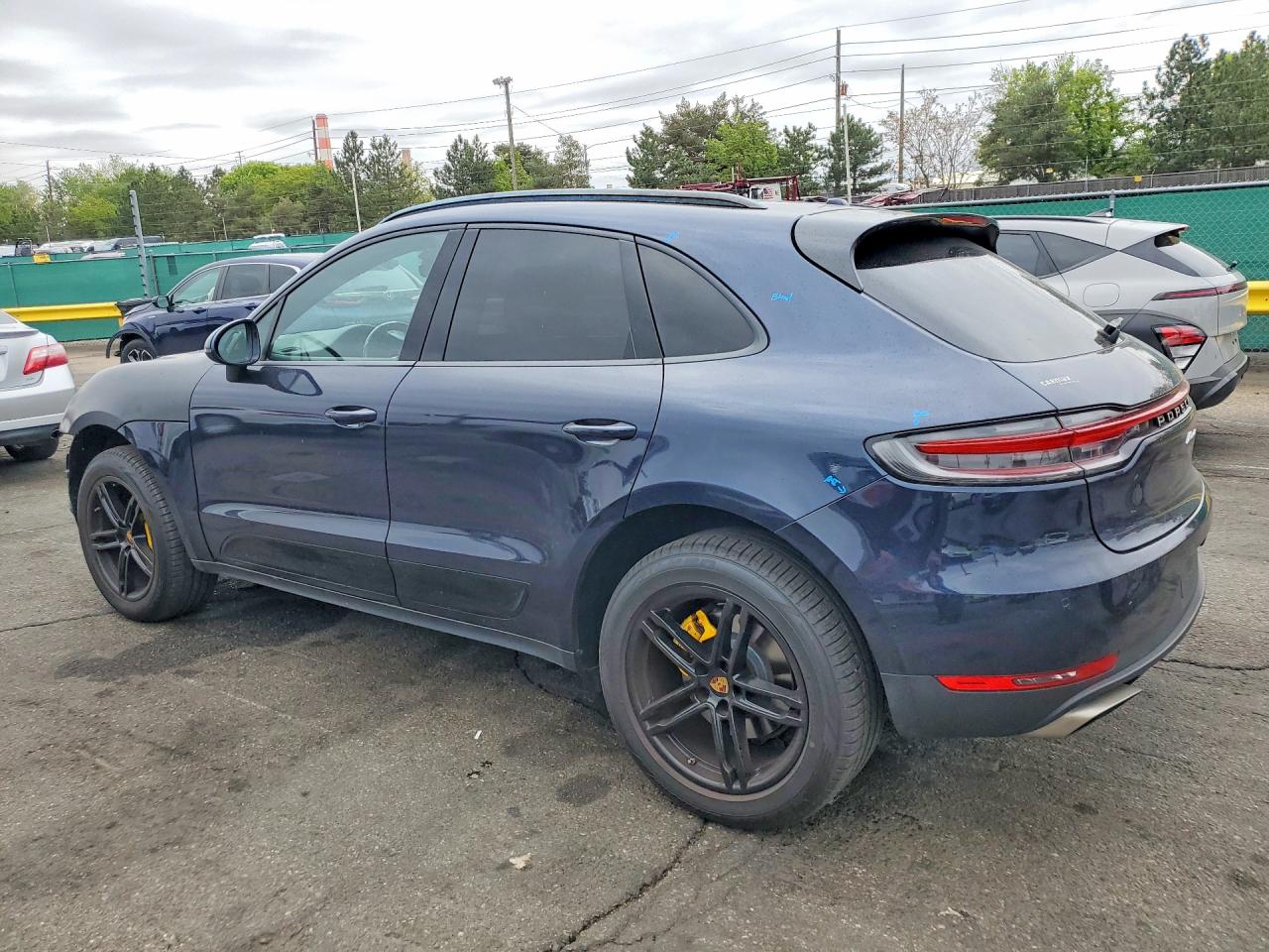 2021 PORSCHE MACAN Base