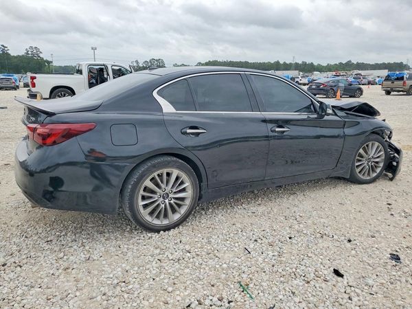 2021 INFINITI Q50 LUXE