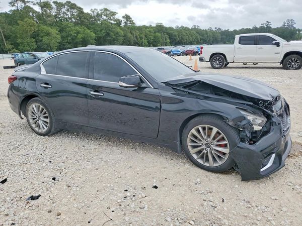 2021 INFINITI Q50 LUXE