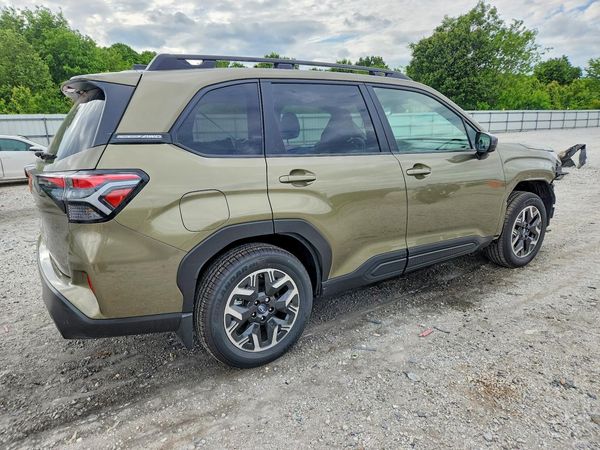 2025 SUBARU FORESTER Premium