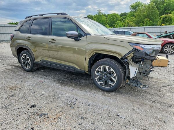 2025 SUBARU FORESTER Premium