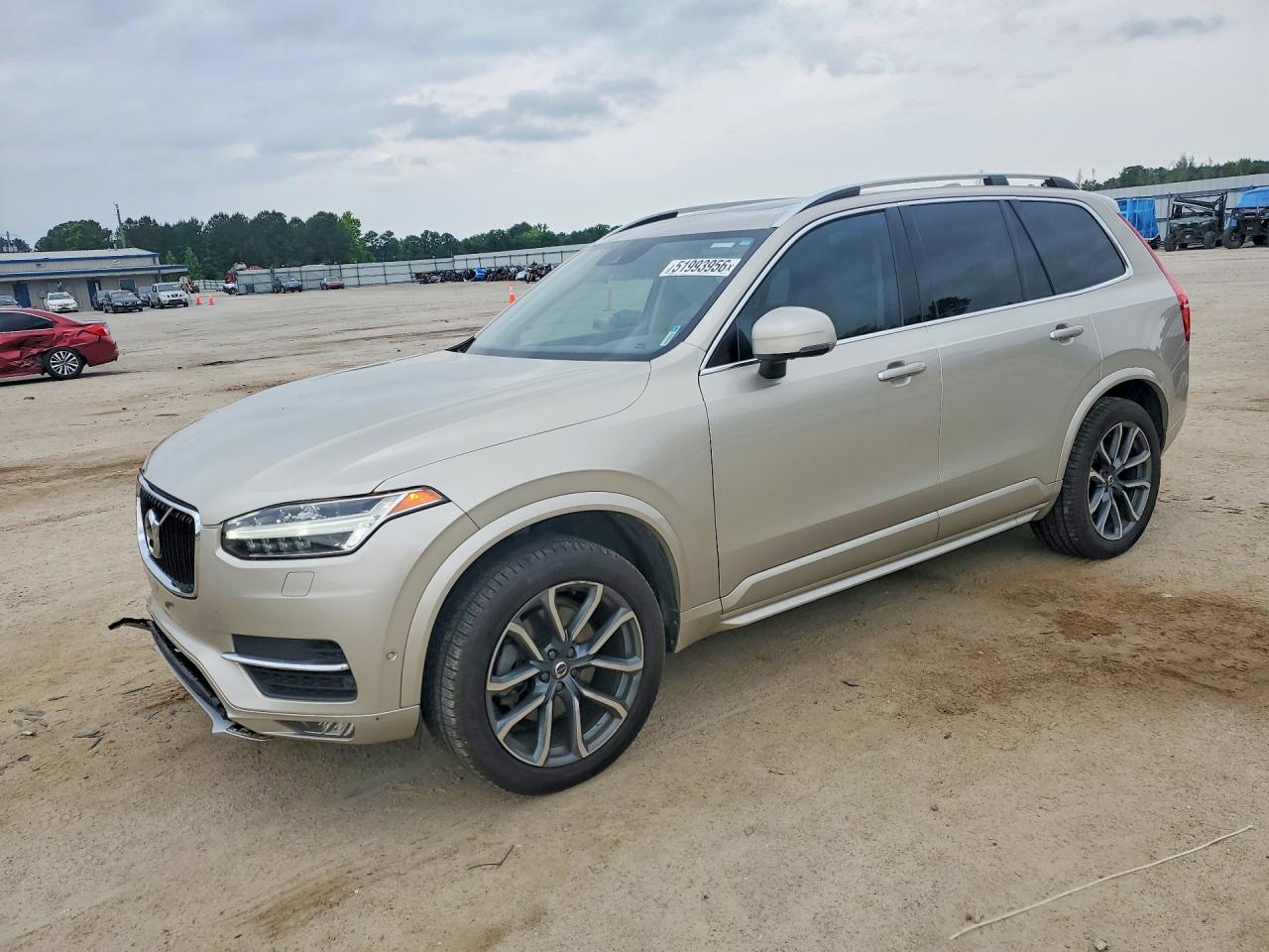 2018 VOLVO XC90 Momentum