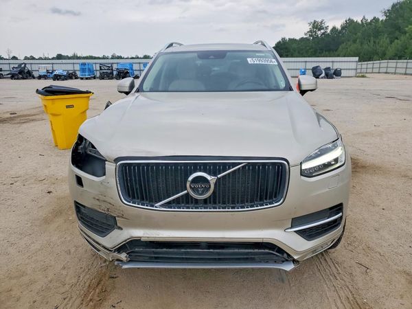 2018 VOLVO XC90 Momentum