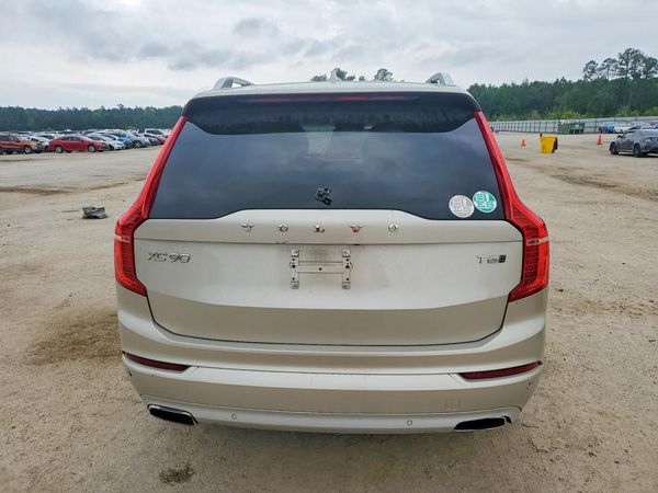 2018 VOLVO XC90 Momentum