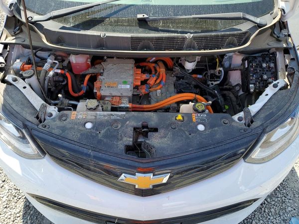 2020 CHEVROLET BOLT LT — Engine bay