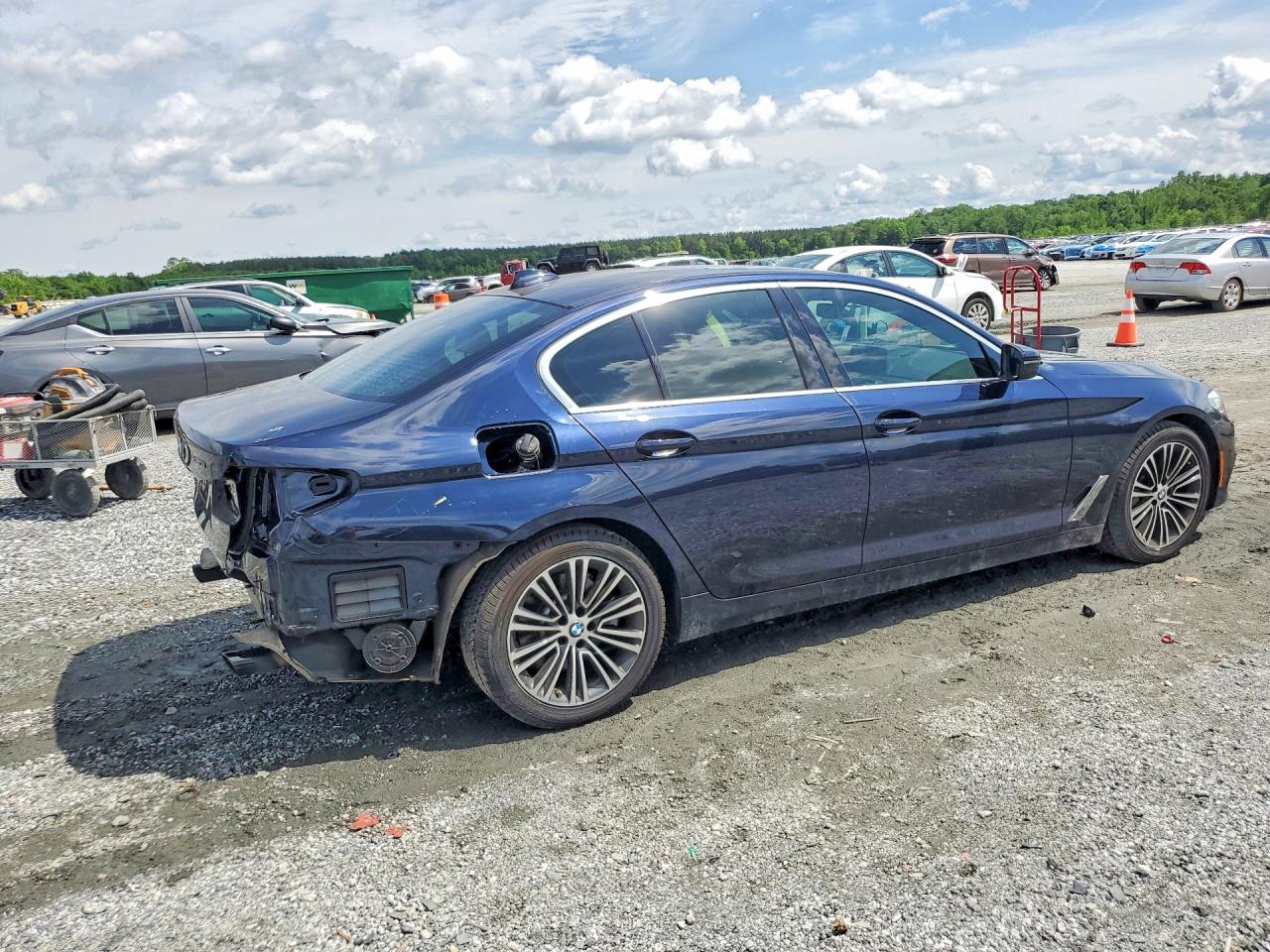 2019 BMW 530