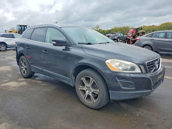 2012 VOLVO XC60