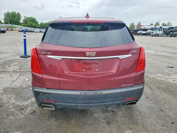 2017 CADILLAC XT5