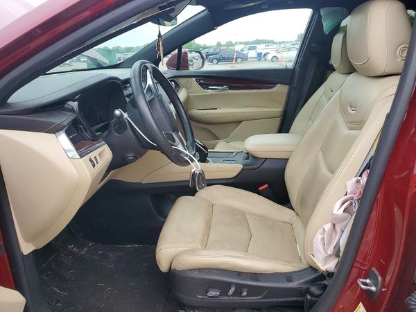 2017 CADILLAC XT5