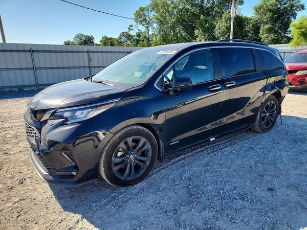 2021 TOYOTA SIENNA XSE Plus Package