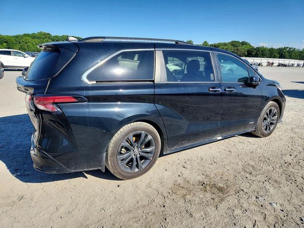 2021 TOYOTA SIENNA XSE Plus Package