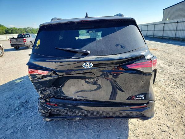 2021 TOYOTA SIENNA XSE Plus Package