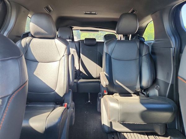 2021 TOYOTA SIENNA XSE Plus Package