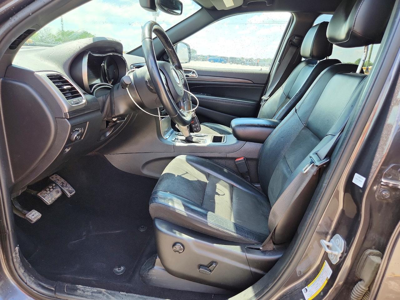 2019 JEEP GRAND CHEROKEE LAREDO 4X4