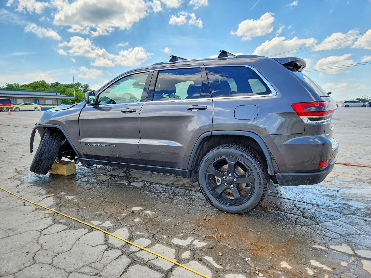 2019 JEEP GRAND CHEROKEE LAREDO 4X4