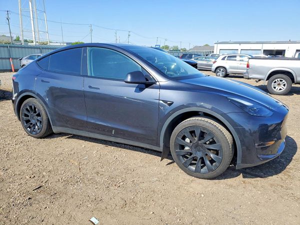 2024 TESLA MODEL Y