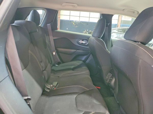 2015 JEEP CHEROKEE LATITUDE 4X4