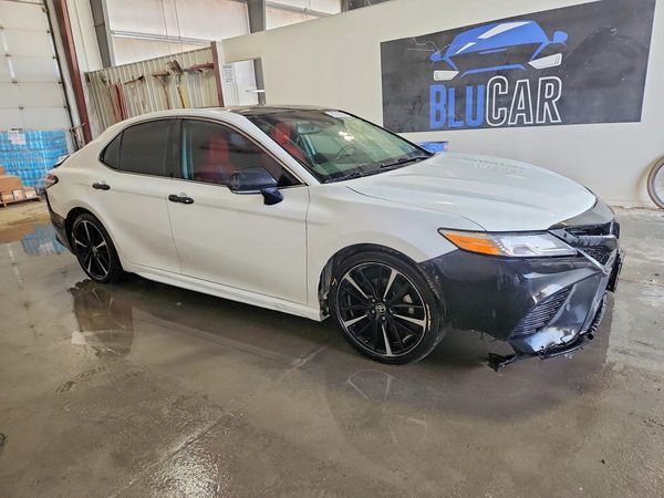 2020 TOYOTA CAMRY XSE — Passenger 3/4