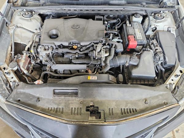 2020 TOYOTA CAMRY XSE — Engine bay