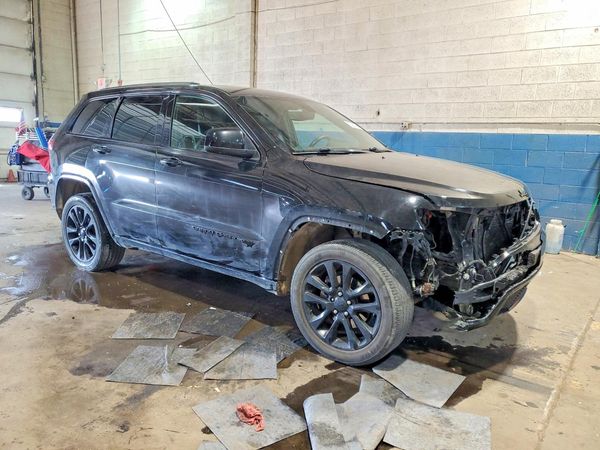 2019 JEEP GRAND CHEROKEE Laredo