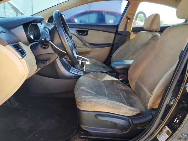 2012 HYUNDAI ELANTRA