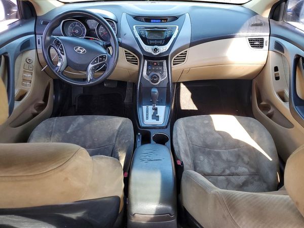 2012 HYUNDAI ELANTRA