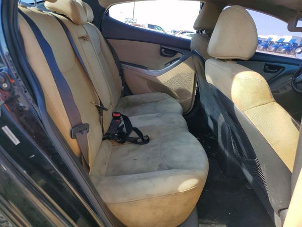 2012 HYUNDAI ELANTRA