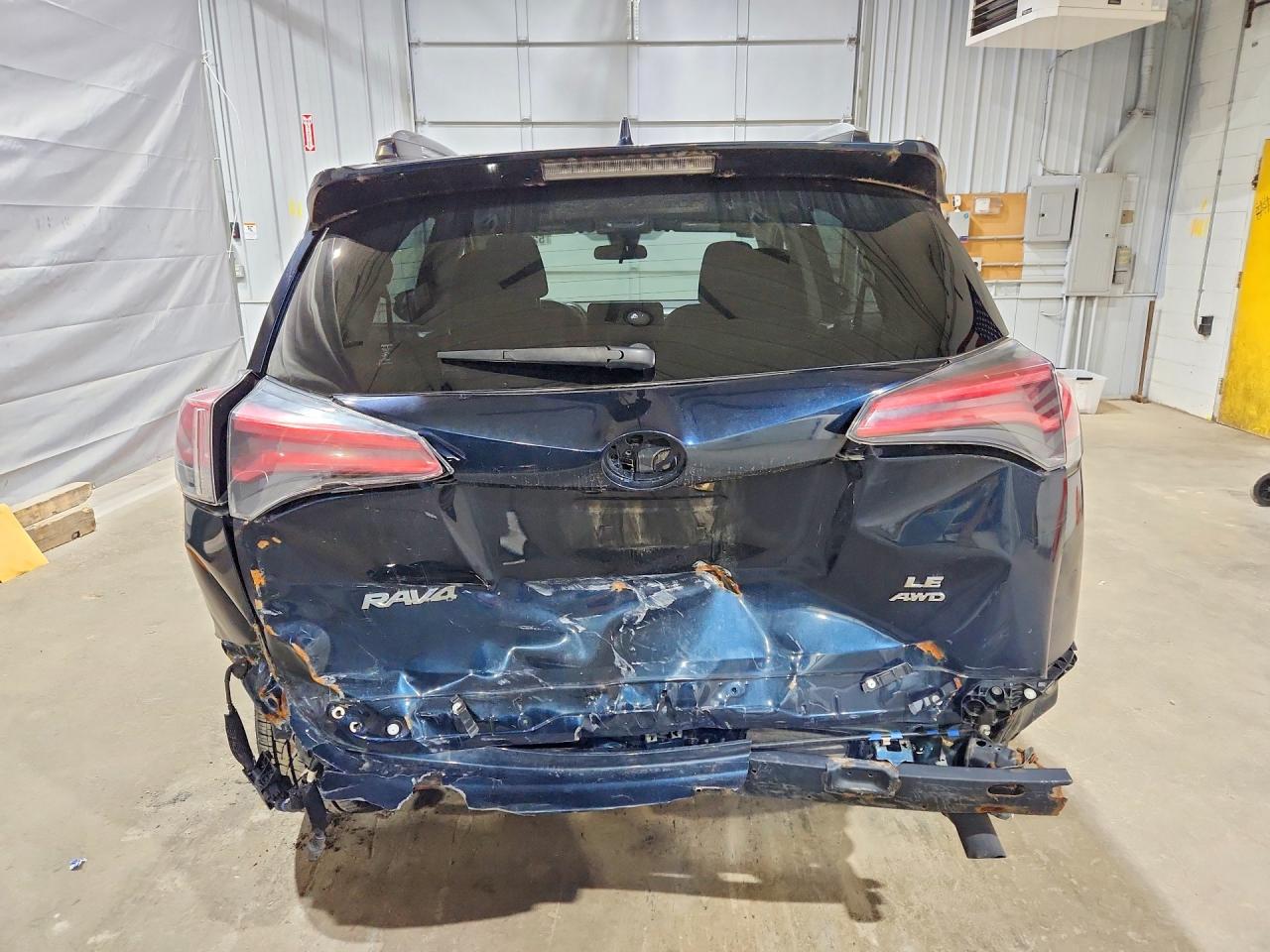 2018 TOYOTA RAV4 LE