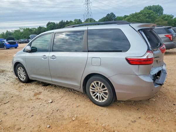 2015 TOYOTA SIENNA
