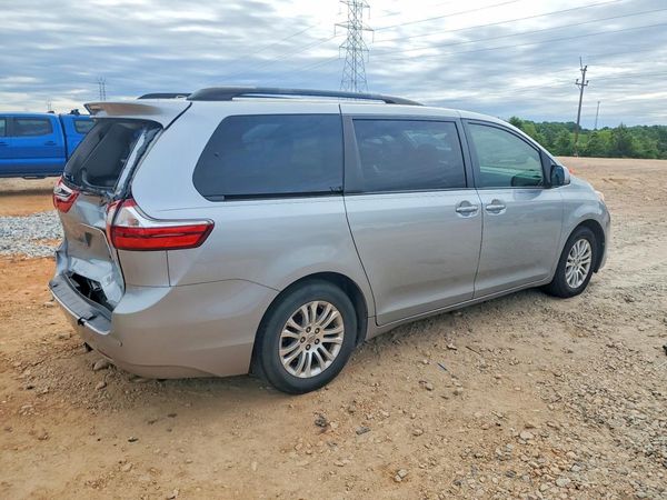 2015 TOYOTA SIENNA