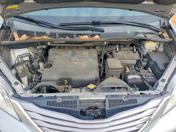 2015 TOYOTA SIENNA