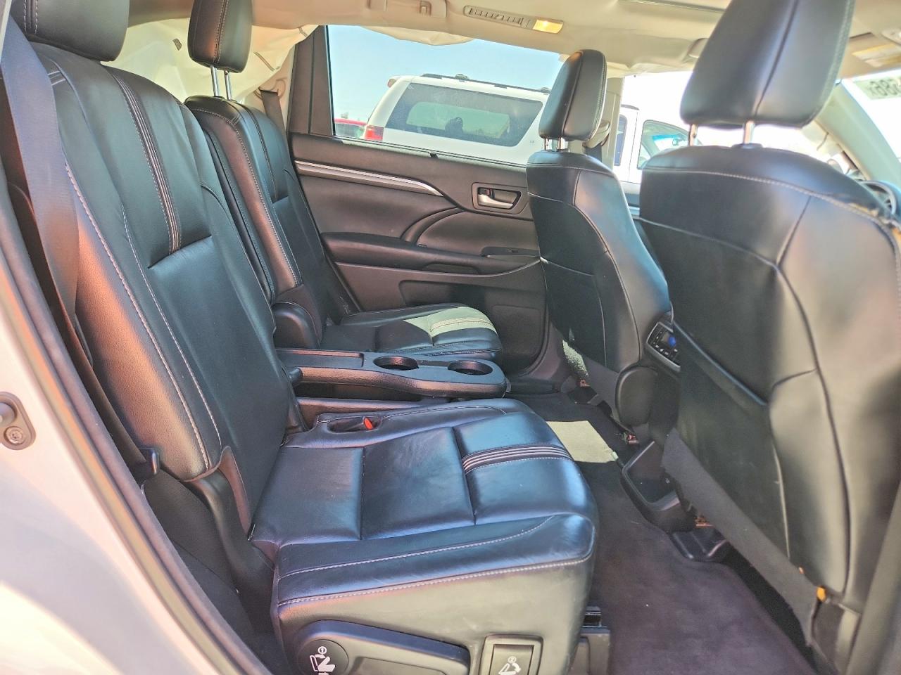 2017 TOYOTA HIGHLANDER SE/XLE