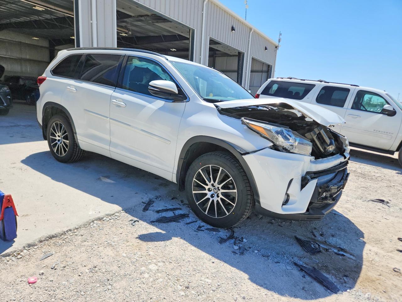 2017 TOYOTA HIGHLANDER SE/XLE