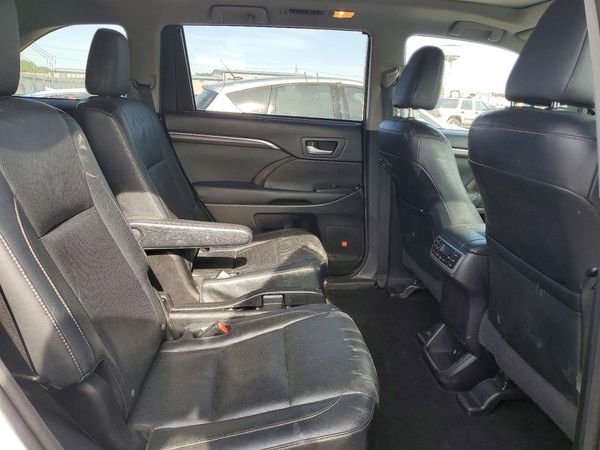 2015 TOYOTA HIGHLANDER