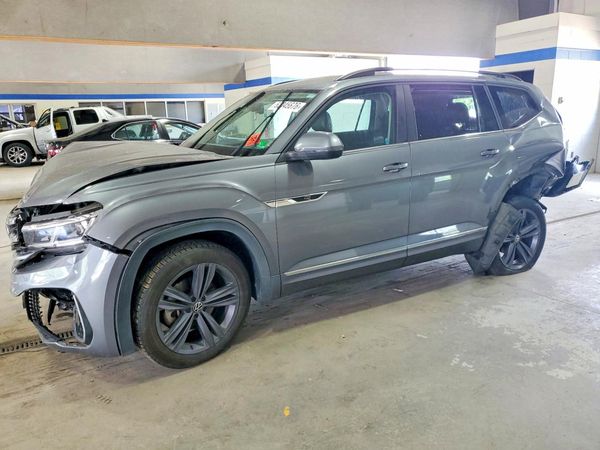 2021 VOLKSWAGEN ATLAS SE w/ Tech R-Line — Front 3/4